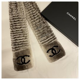 Chanel-Cachecol de pele-Cinza