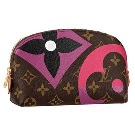 Louis Vuitton-LV Cosmetic Pouch Game on-Outro