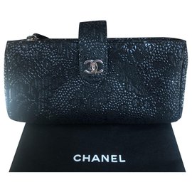 Chanel-Clutch atemporal Classique em relevo-Preto