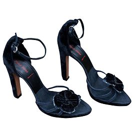 Miu Miu Sandalen aus grauem Samt Grau