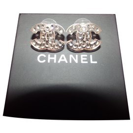 Chanel-Earrings-Pink