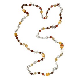 Chanel-CC Perlen und Glaspaste lange Halskette-Golden