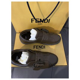 Fendi-sneakers-Marron