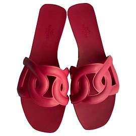 Hermès Aloha Rubber Sandals in Rose Baie Dark red