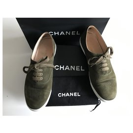Chanel-Zapatillas de caña baja de ante-Blanco,Caqui