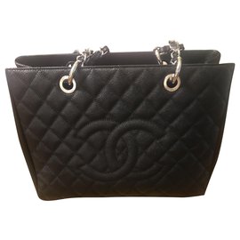 Chanel Totes Black
