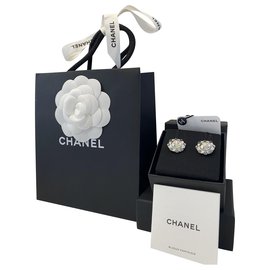 Chanel-Chanel neue Ohrringe , Couleur-Silber Hardware
