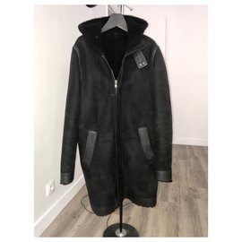 Givenchy-Abrigo con capucha de Givenchy en piel de cordero de piel de oveja negra con aplicación de cuero suave 48 Ital.-Negro
