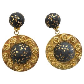 Céline-Earrings-Golden