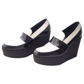 Céline-100% Leather. Size 39. Made in Italy. Designe by Phoebe Philo.-Black,White