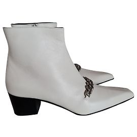 white ankle boots. new TOM FORD White