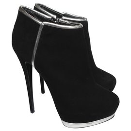 Giuseppe Zanotti-Botines con adornos plateados-Negro