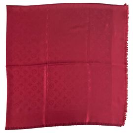 Chal rojo de Louis Vuitton Roja