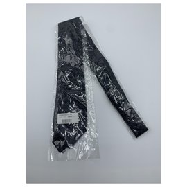 Chanel-Cravates-Noir