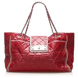 Chanel Red East / West Lammfell Leder Einkaufstasche Rot