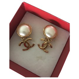 Chanel-Earrings-White,Gold hardware