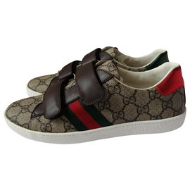 Gucci-Sneakers-Brown