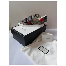Gucci-Sneakers-Brown