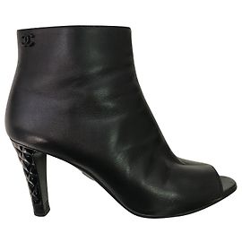 Botas Abertas Chanel de Couro Preto 39 Preto