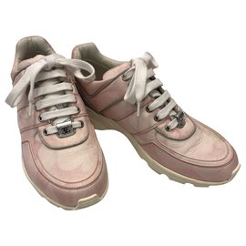 Chanel-Sneakers-Pink