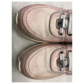 Chanel-Sneakers-Pink