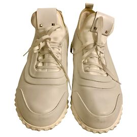 Valentino Garavani Rockstud Sneaker weiß Leder 39 Weiß