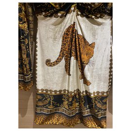 Gianni Versace-Vestidos-Estampa de leopardo