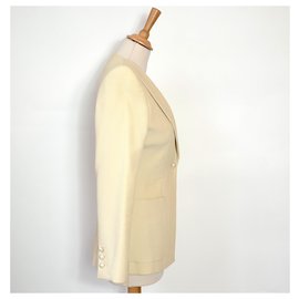 Chanel-Chaquetas-Beige