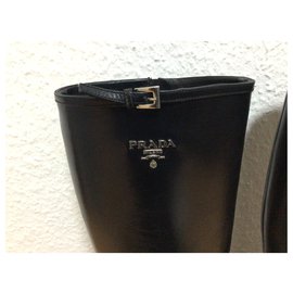 Prada-schwarze Stiefel mit silbernen Details-Schwarz
