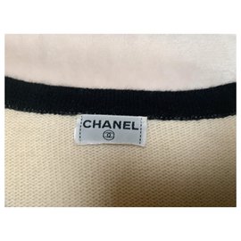 Chanel-Indémodable cardigan Chanel-Noir,Blanc cassé
