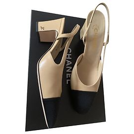 Chanel slingback Beige