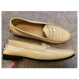 Tod's-Tod's Gommino patent loafers-Cream