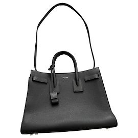 Yves Saint Laurent Bolsa de dia em pele de cordeiro preta Preto