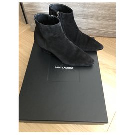 Saint Laurent-Cachemire-Noir