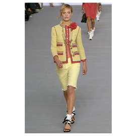 Chanel-Ultra Rara Jacke mit Brosche-Mehrfarben