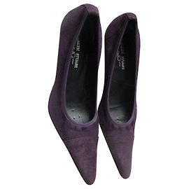 Elizabeth Stuart Heels Purple
