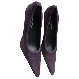 Elizabeth Stuart-Heels-Purple