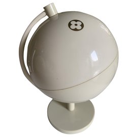 Louis Vuitton-Louis Vuitton, Louis Vuitton Globe-White