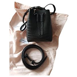 Nanushka Eimer Tasche Schwarz