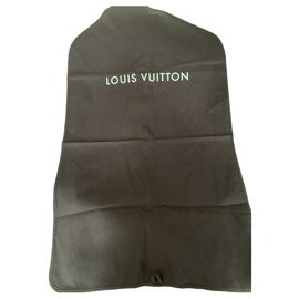 Louis Vuitton-Capa de vestuário Louis Vuitton em muito bom estado-Castanho escuro