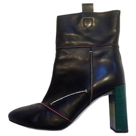 Fendi-Leather boots with laquered heel-Black,Dark green