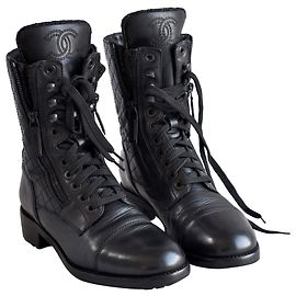 Chanel Bottes de combat emblématiques Noir
