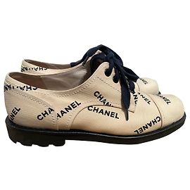 Chanel Lacets Noir Beige