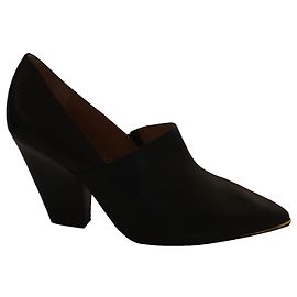 Saltos de couro Tory Burch pretos Preto