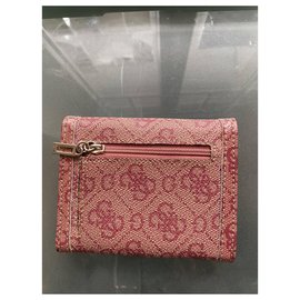 Guess-Ratet mal, rosa monogrammierte Brieftasche-Pink