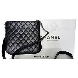 Chanel Uniform Tasche. Schwarz