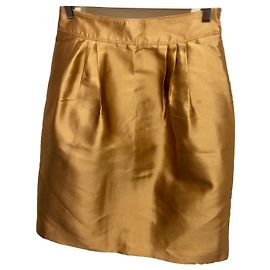 Saia Burberry de seda dourada metalizada Dourado Metálico