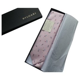 Bulgari-cravate bulgari en soie neuve jamais portée avec sa boite et papier-Rose