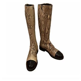 Incredible CHANEL spring 1996 Knee high boots Beige