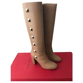 Valentino Garavani Botas de equitação de couro Rockstud Bege